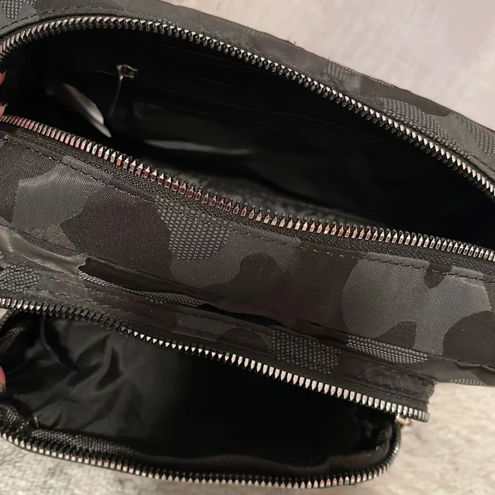 Steve Madden camo double pocket cosmet 👨🏻🎁😍 - Picture 4 of 8